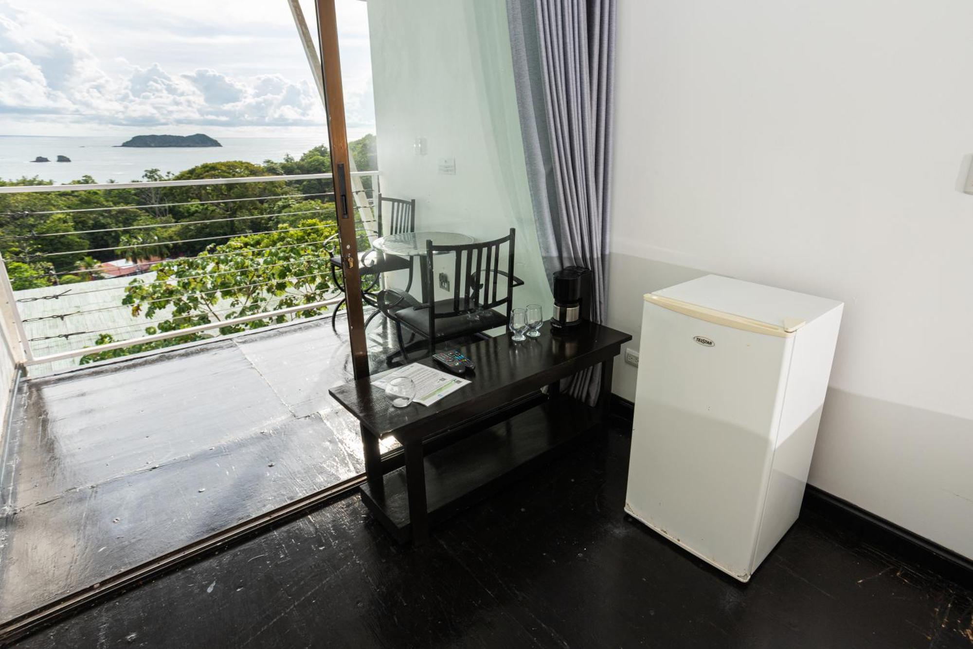 El Faro Containers Beach Hotel Manuel Antonio Εξωτερικό φωτογραφία