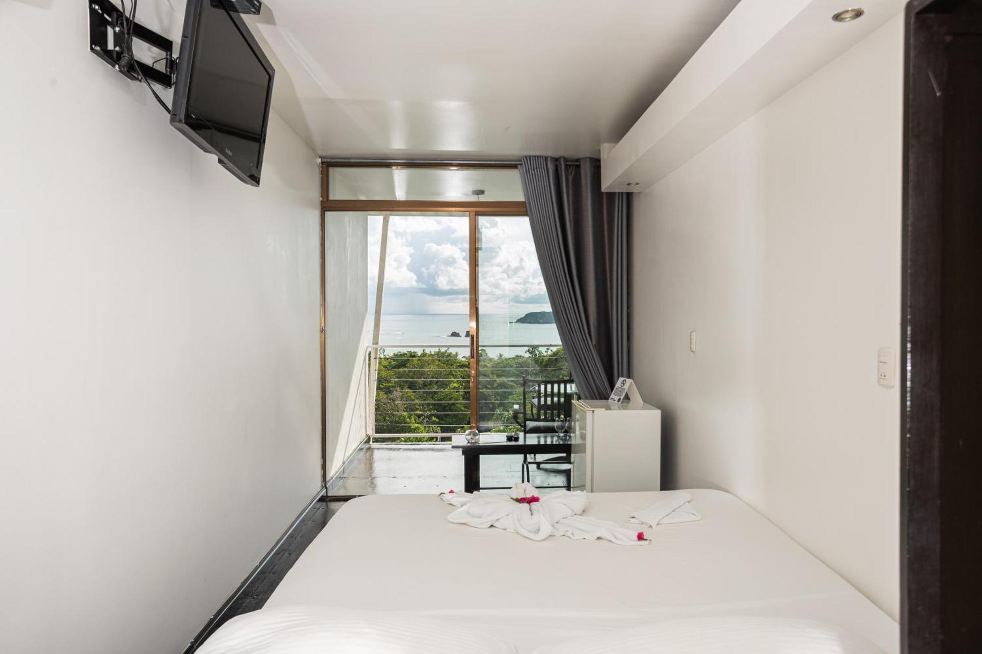 El Faro Containers Beach Hotel Manuel Antonio Εξωτερικό φωτογραφία