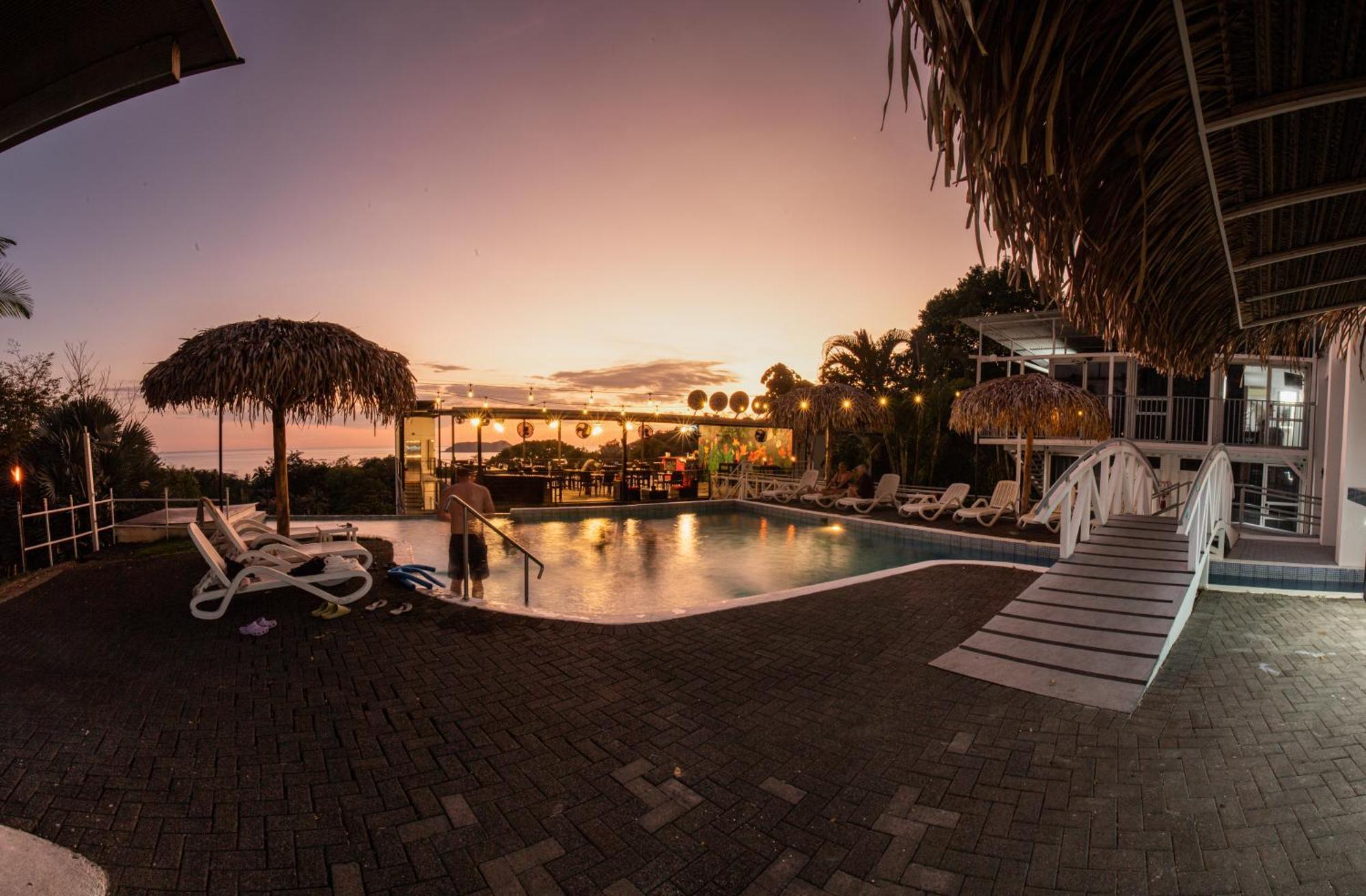 El Faro Containers Beach Hotel Manuel Antonio Εξωτερικό φωτογραφία