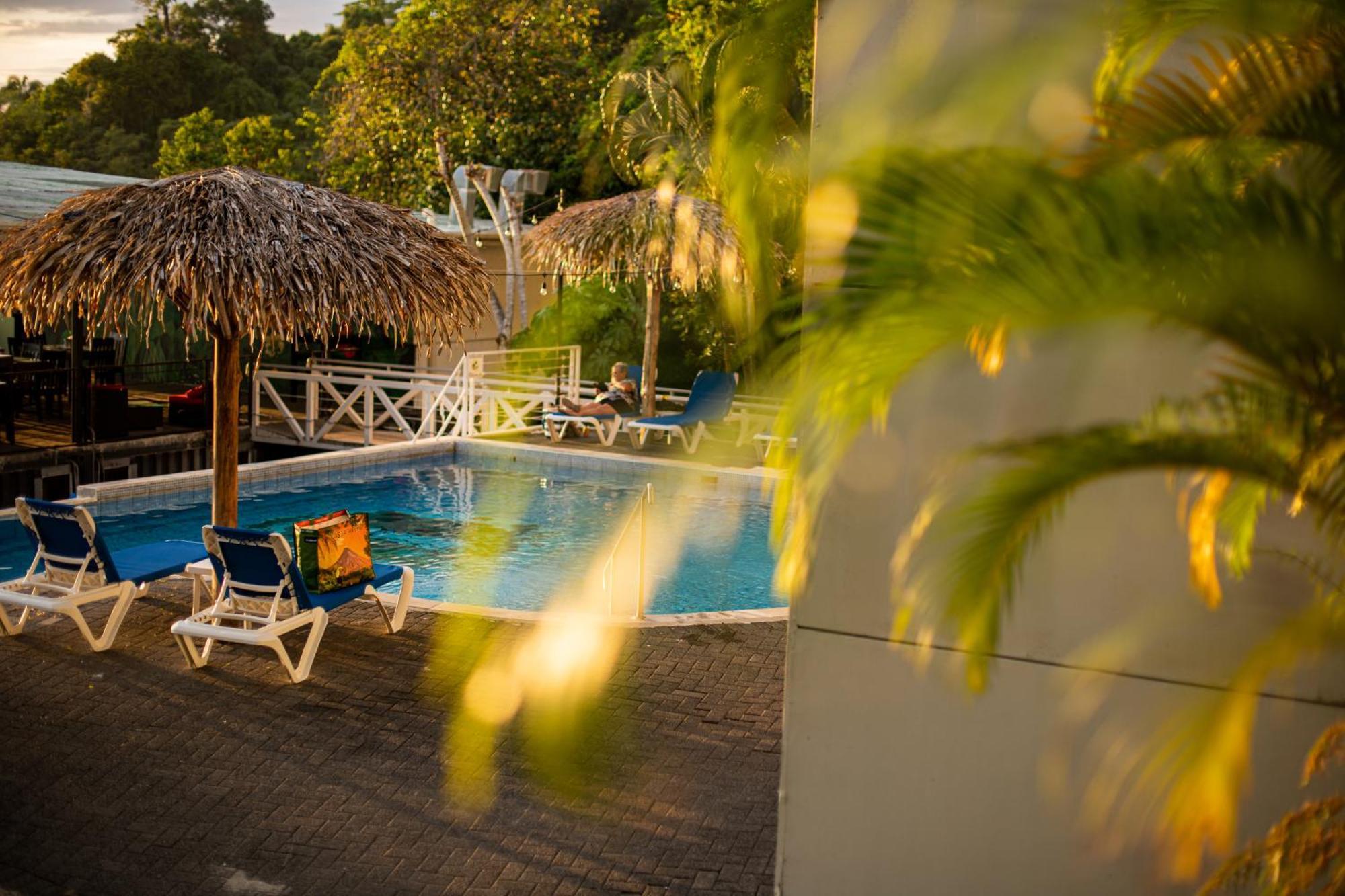 El Faro Containers Beach Hotel Manuel Antonio Εξωτερικό φωτογραφία